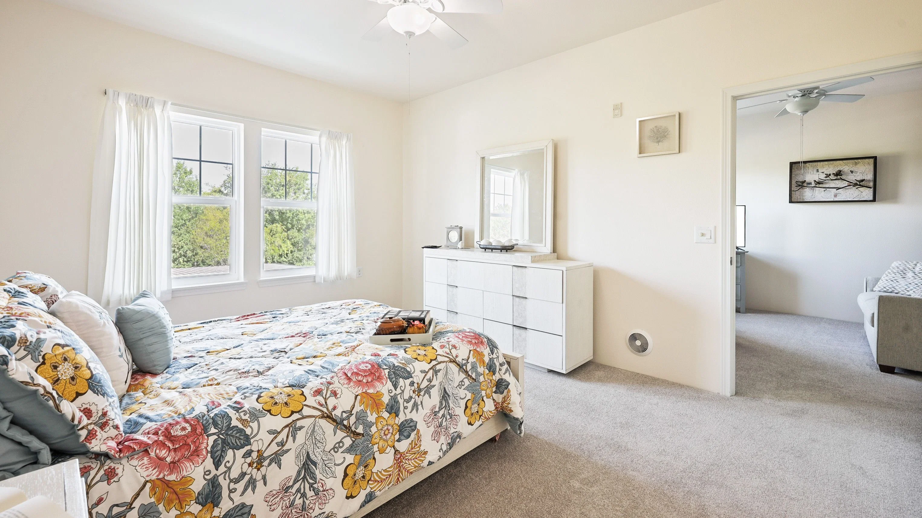 THE CARRIAGE HOUSE GRACIOUS RETIREMENT LIVING