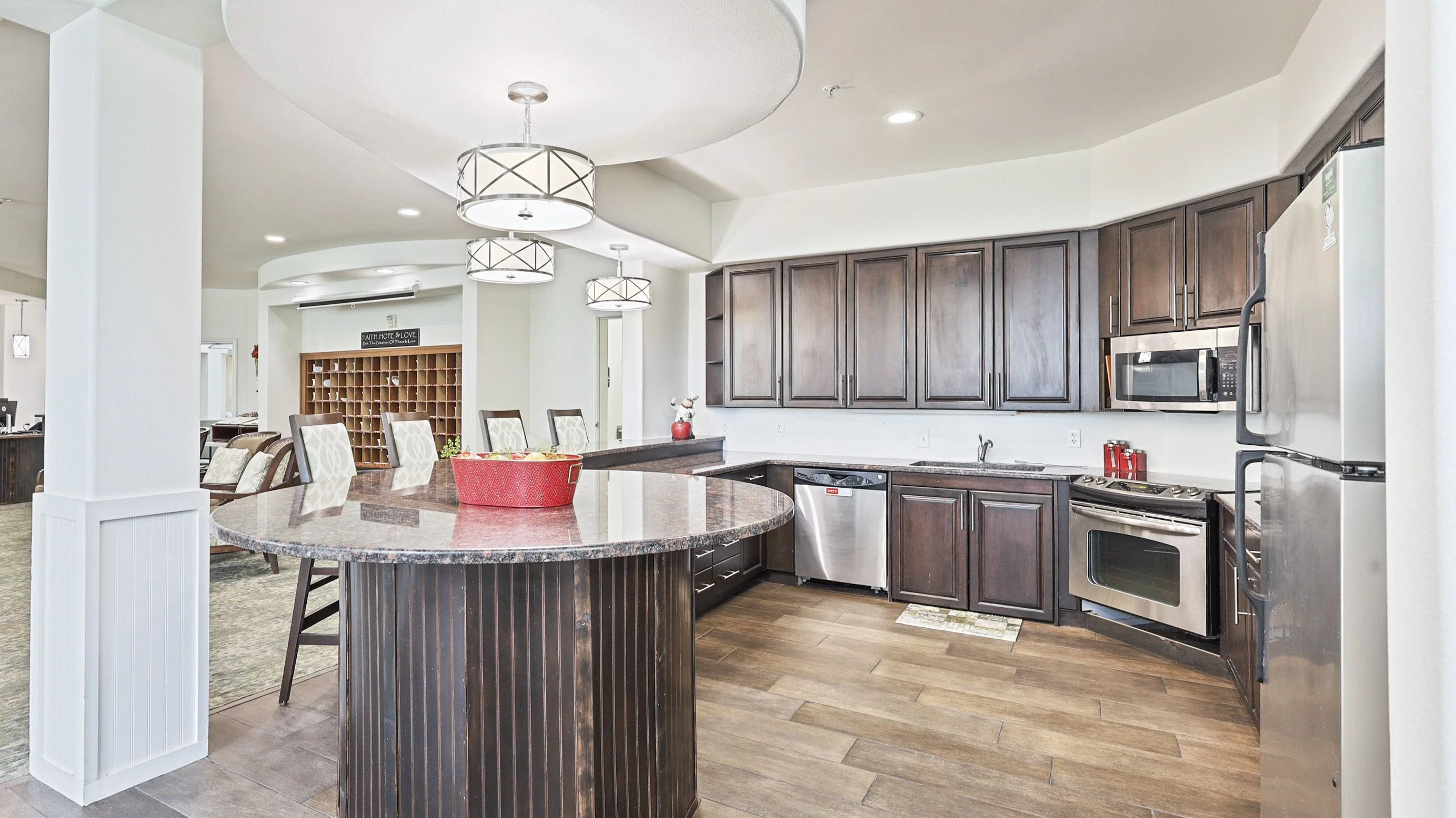 THE CARRIAGE HOUSE GRACIOUS RETIREMENT LIVING
