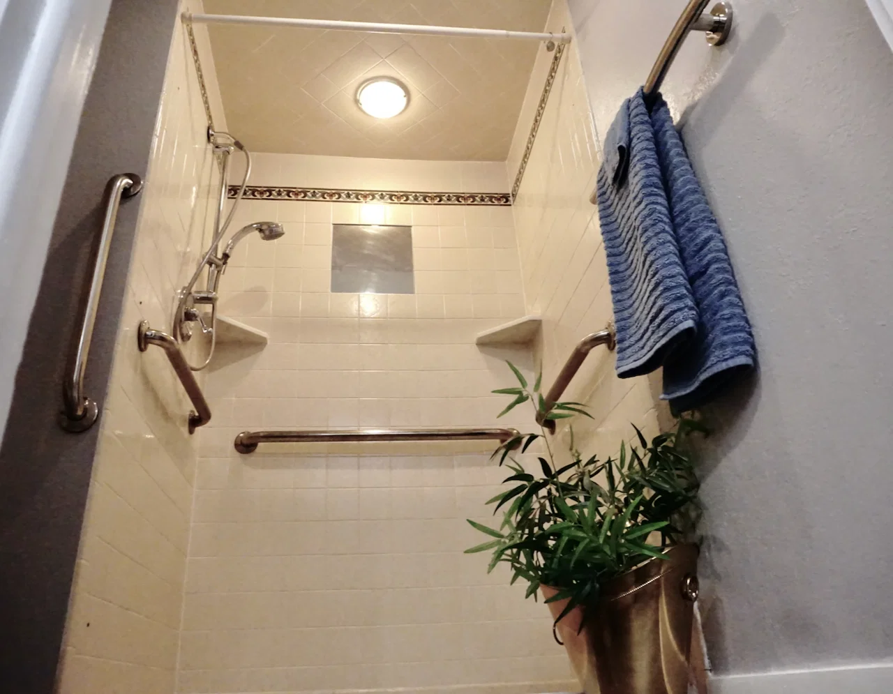 THE LODGE AT PALMER POINT RESIDENTIAL ASSISTED LIVING