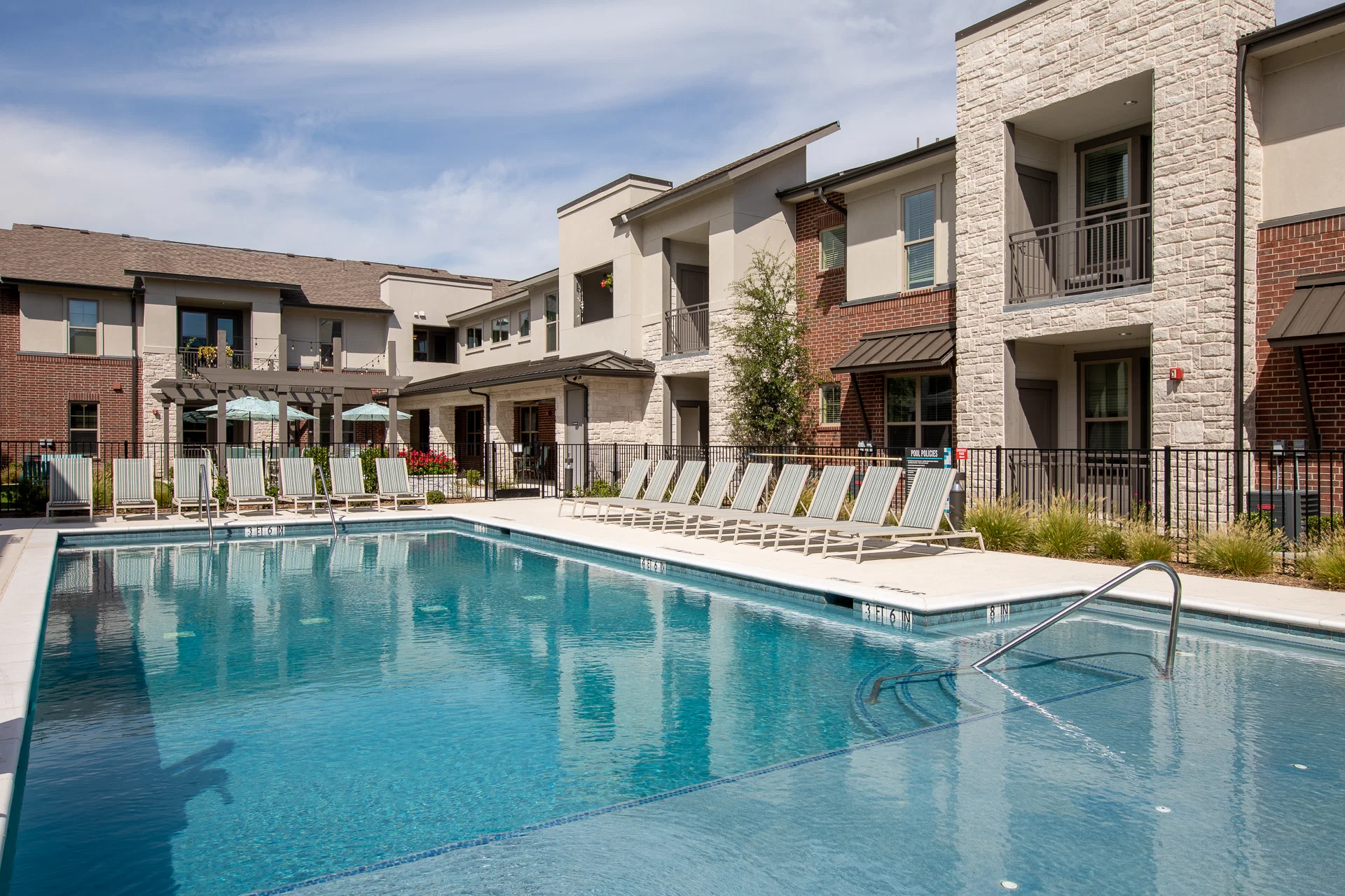 THE LUXE AT ROWLETT