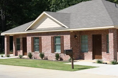 THE OAKS INDEPENDENT APARTMENTS