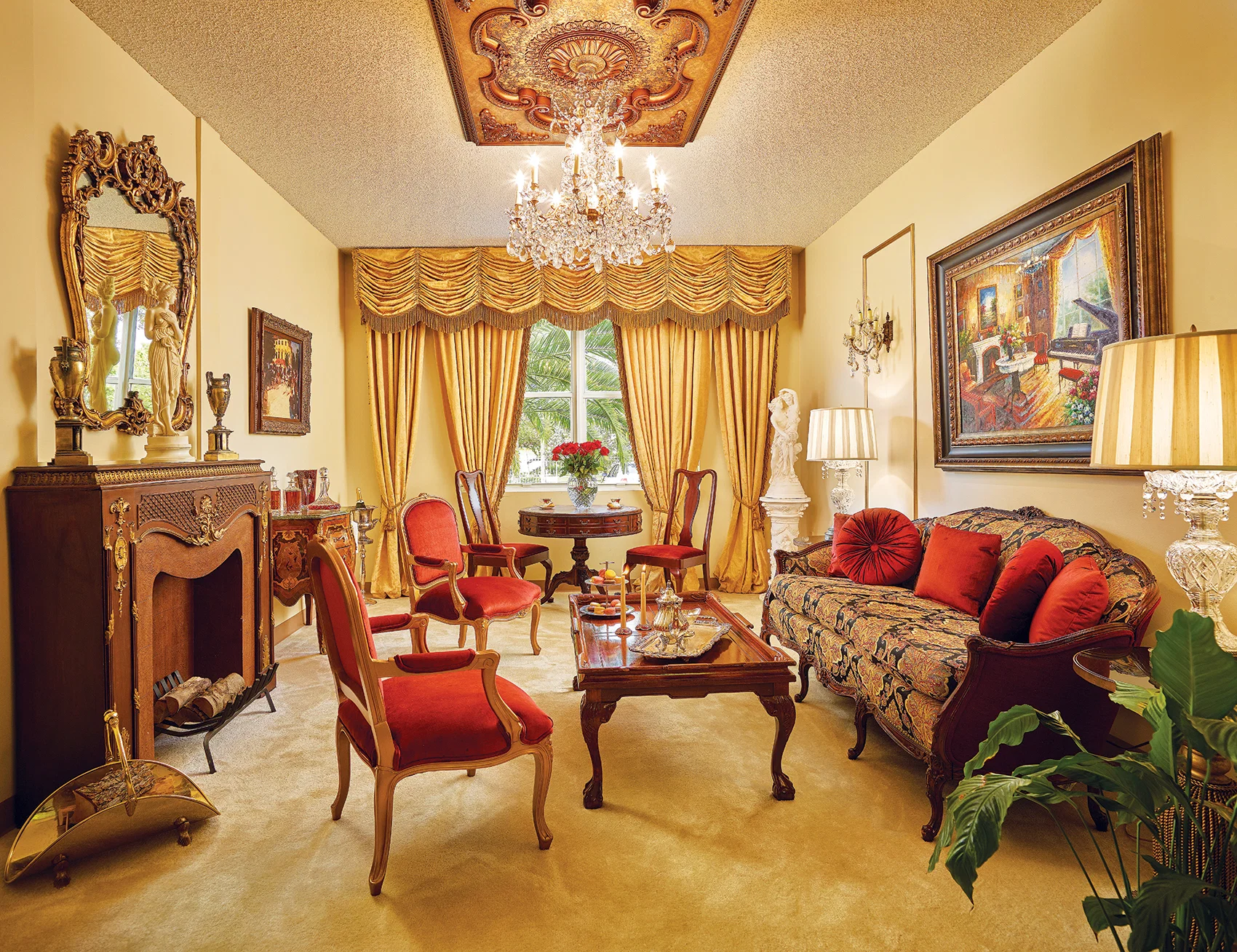 THE PALACE SUITES