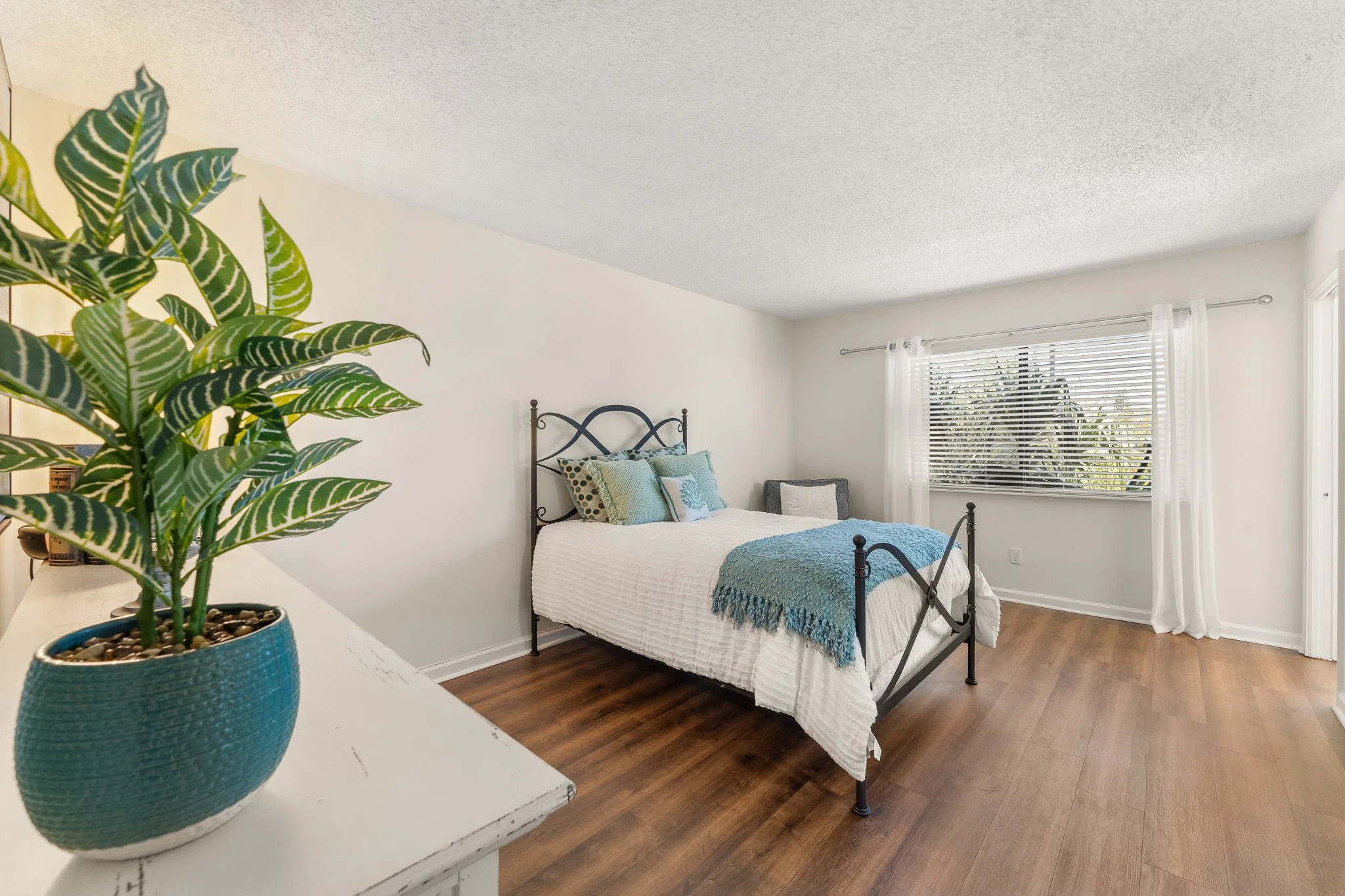 THE POINTE AT OCEAN BOULEVARD