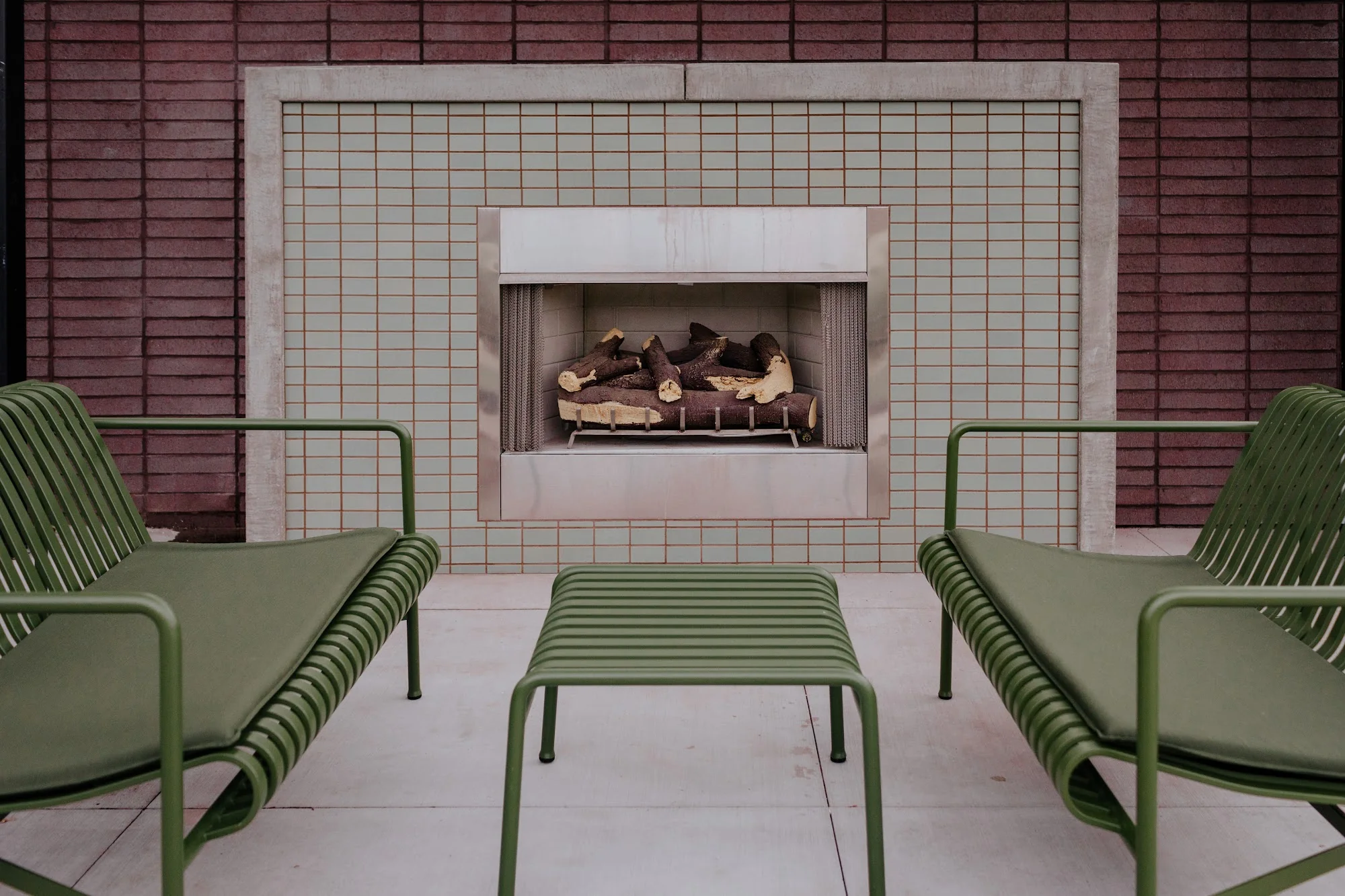 The Cue, Eastchester Flats