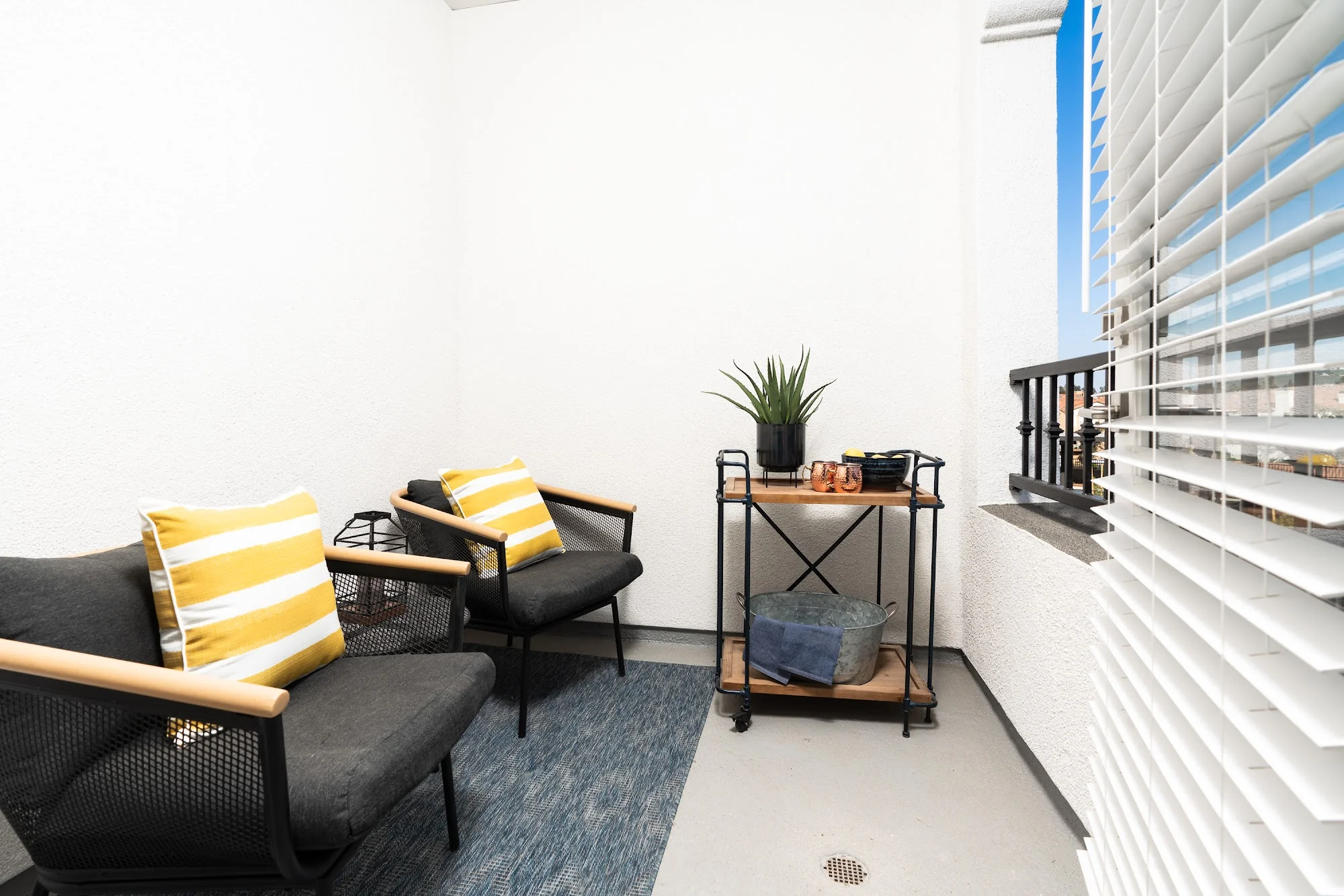 THE MONTEREY CORONA APARTMENTS