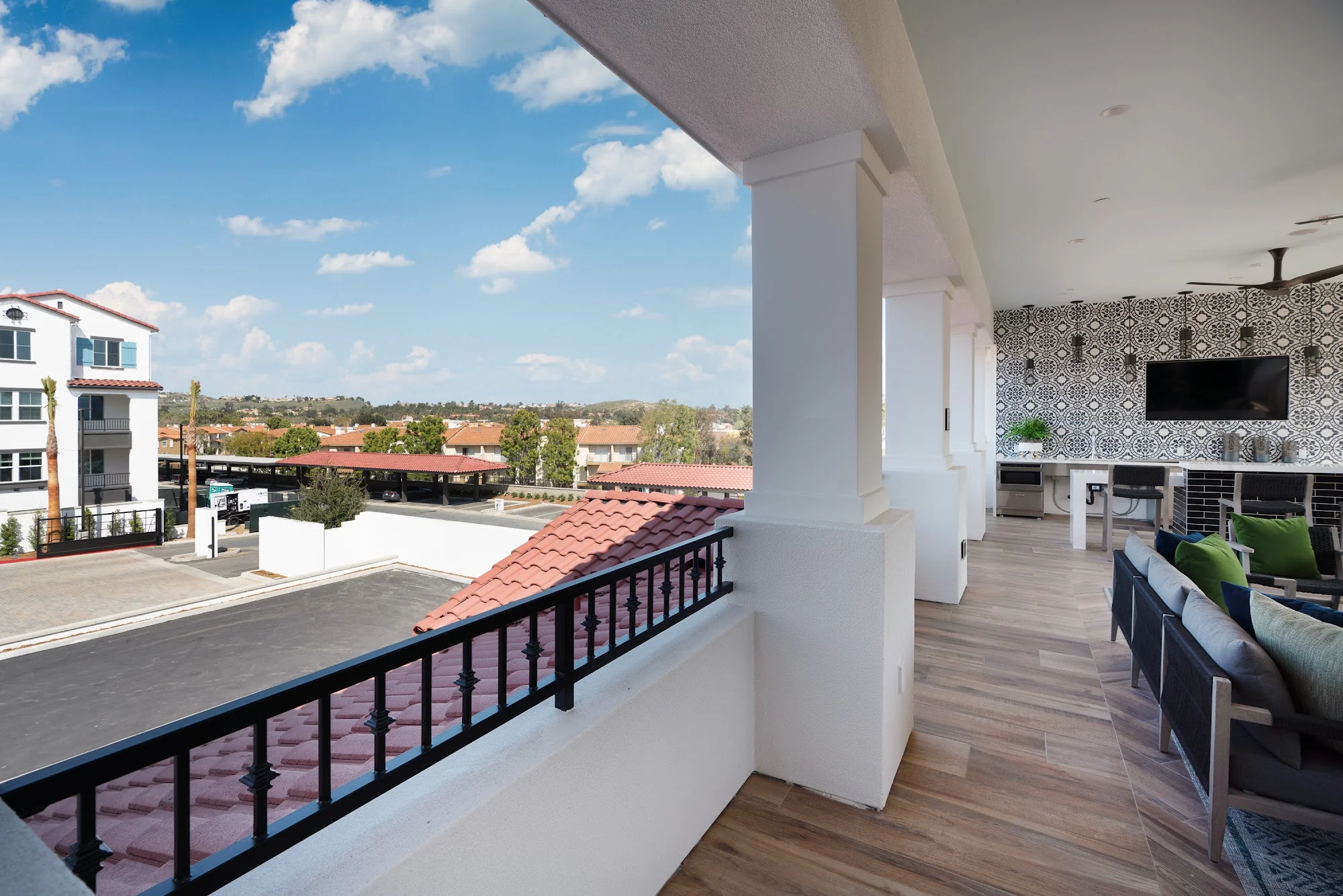 THE MONTEREY CORONA APARTMENTS