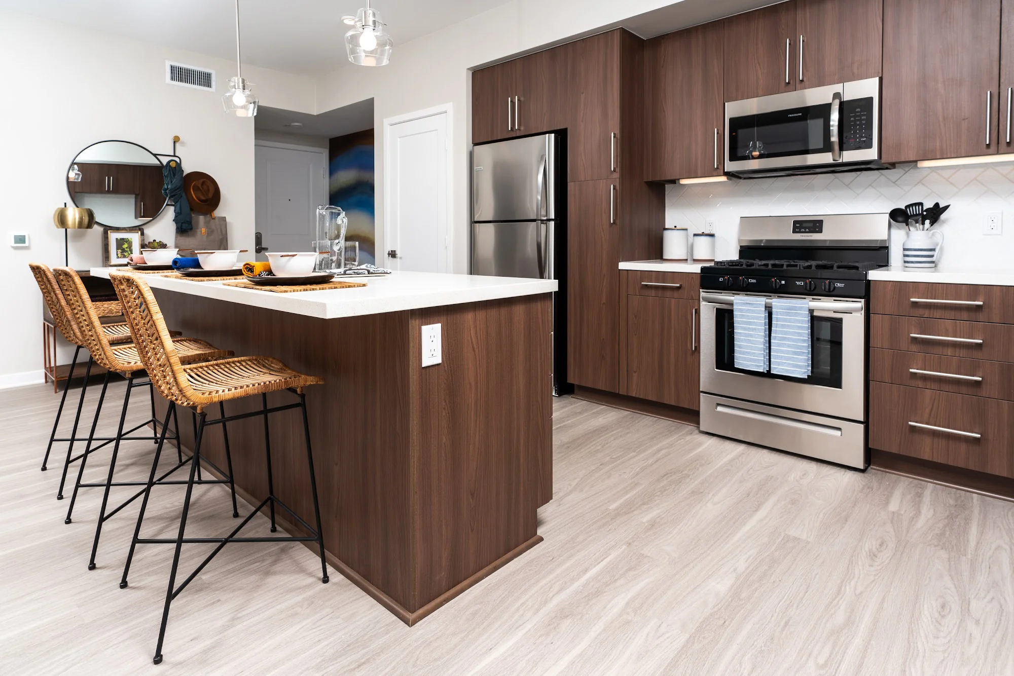 THE MONTEREY CORONA APARTMENTS