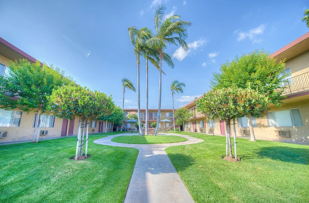TUSCANY VILLAS APARTMENTS