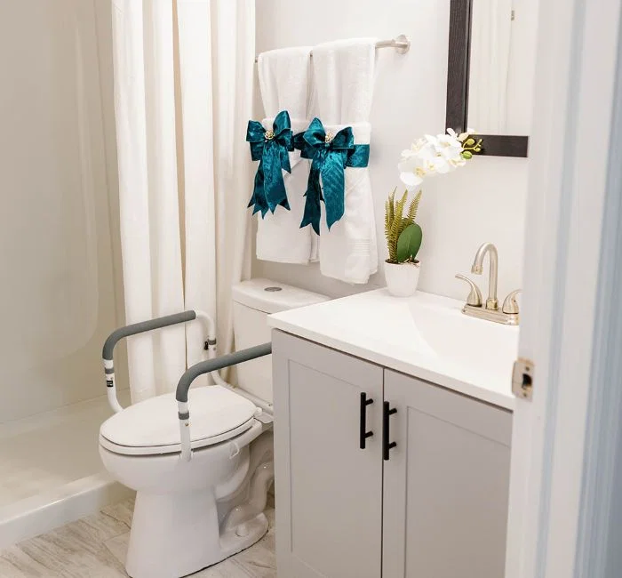 UPSCALE HOLISTIC LIVING
