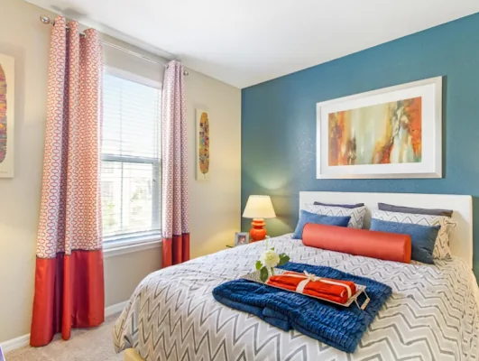 VALENCIA VILLA APARTMENTS