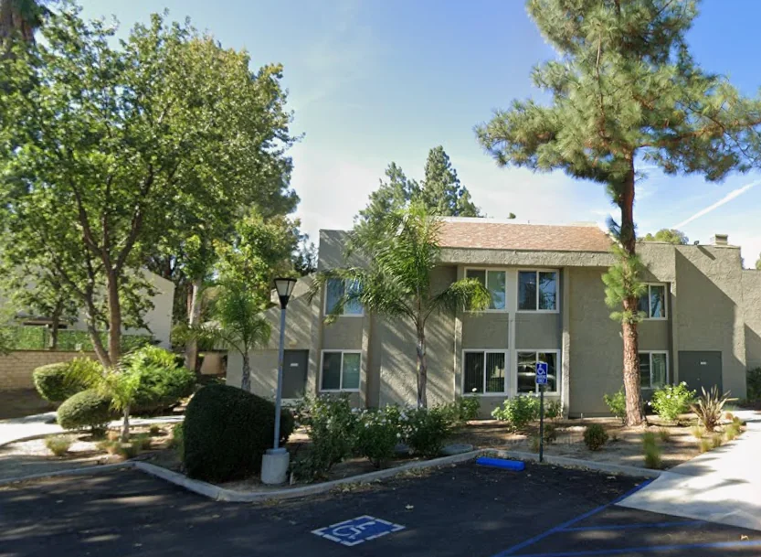 VALENCIA VILLA APARTMENTS