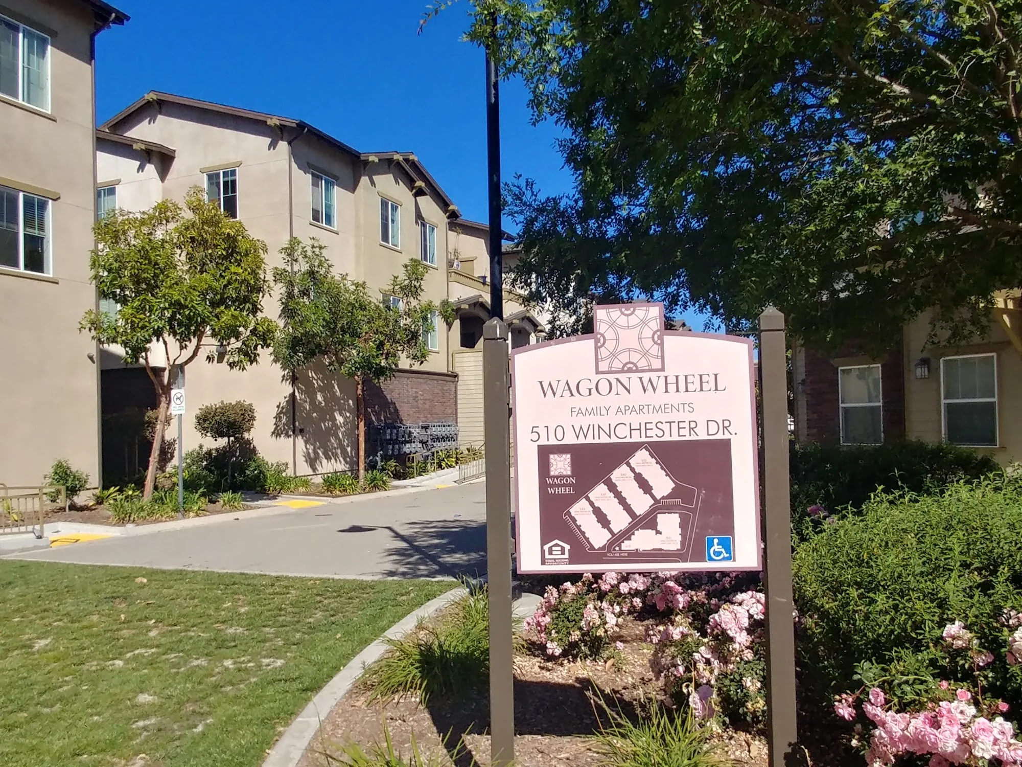 WAGON WHEEL FAMILY APARTMENTS