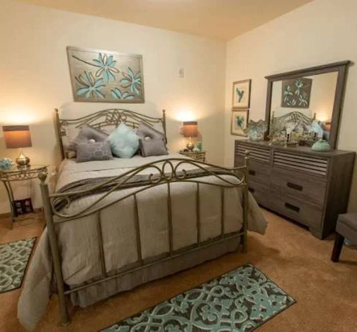 WHISPERING PINES GRACIOUS RETIREMENT LIVING