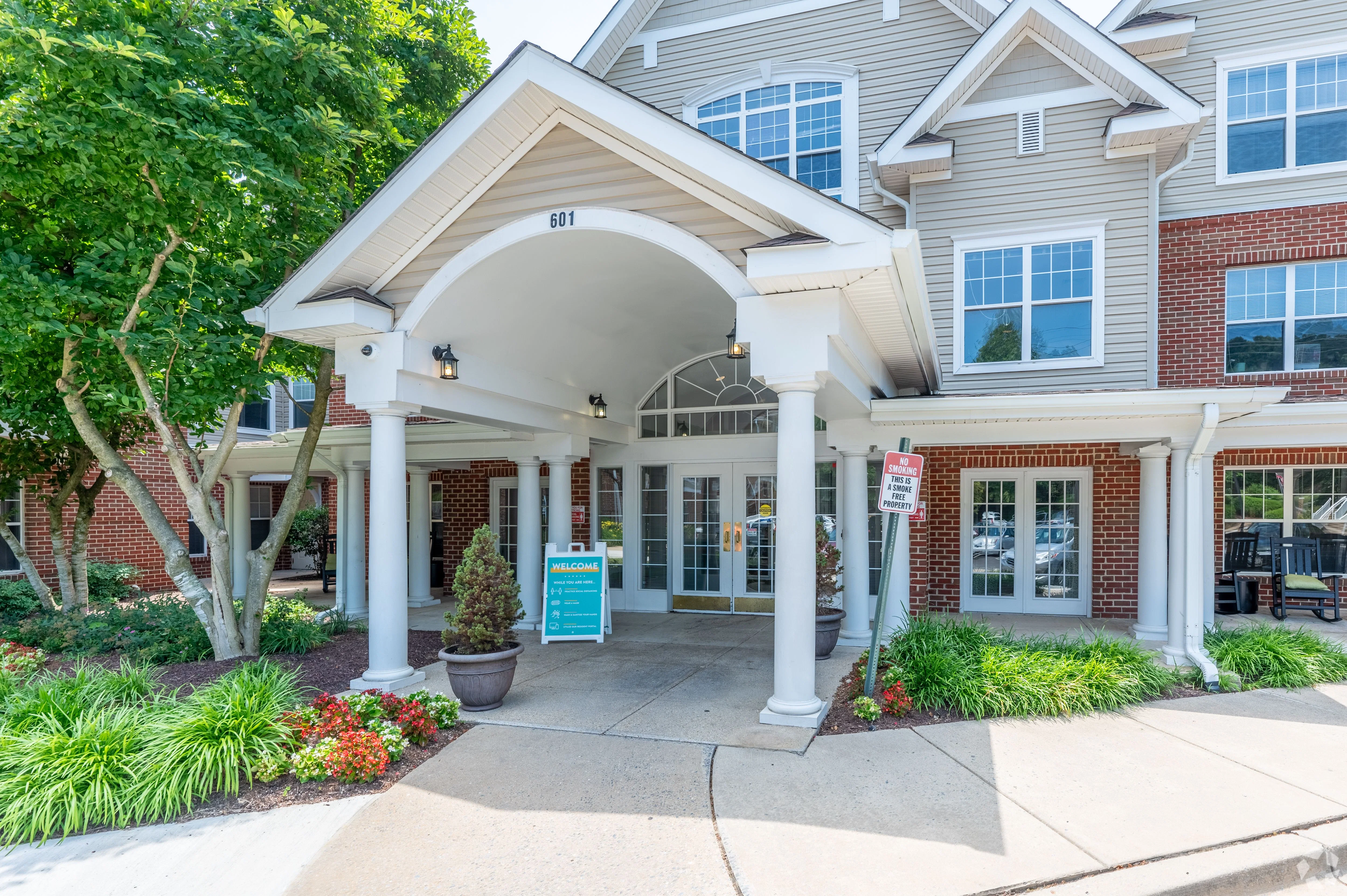 WILLOW MANOR AT COLESVILLE
