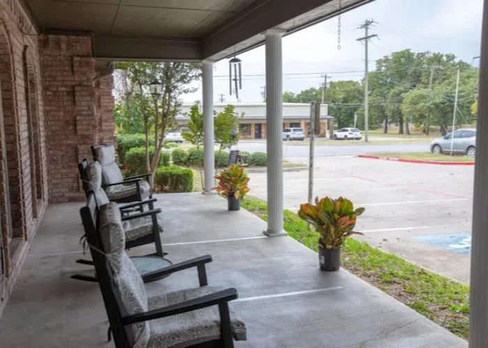 WINDSOR COURT SENIOR LIVING AND MEMORY CARE