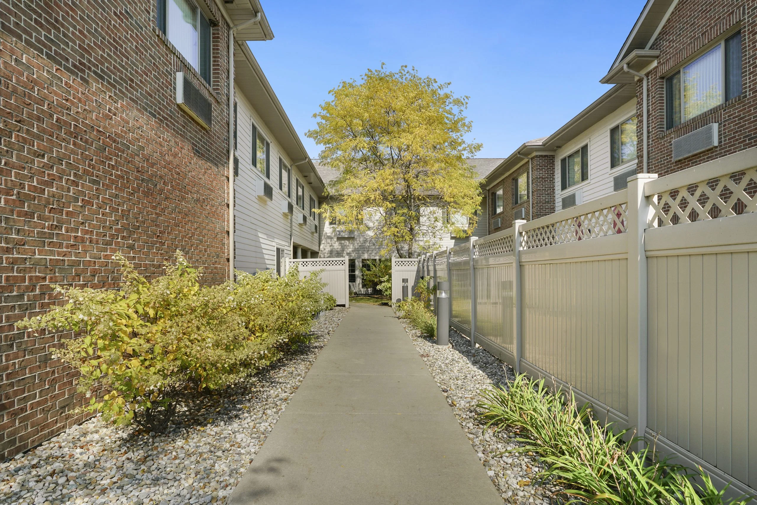 WINDWARD POINTE SENIOR LIVING