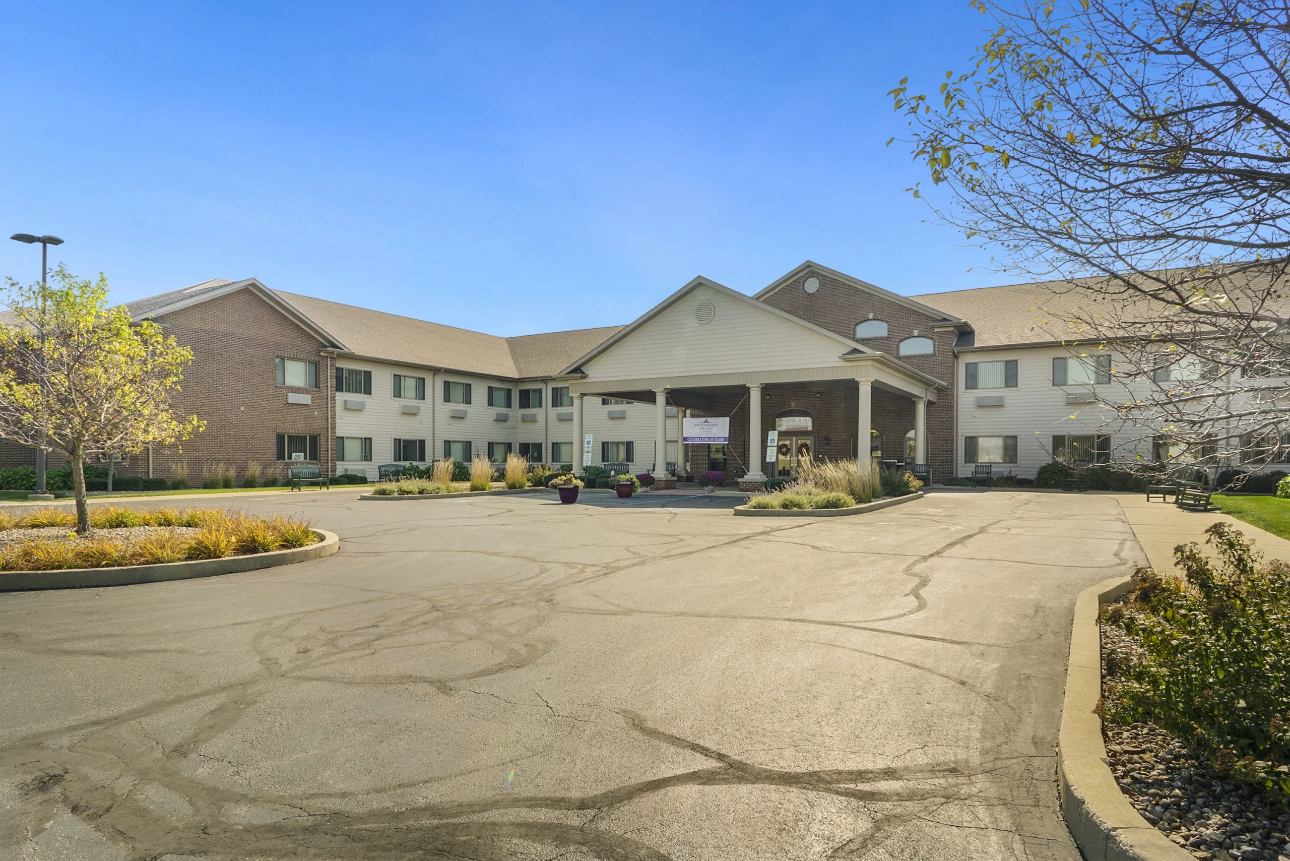 WINDWARD POINTE SENIOR LIVING