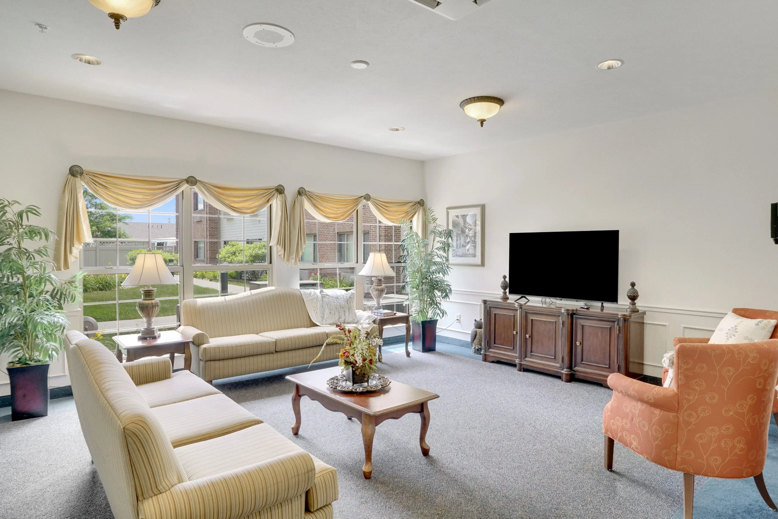 WINDWARD POINTE SENIOR LIVING