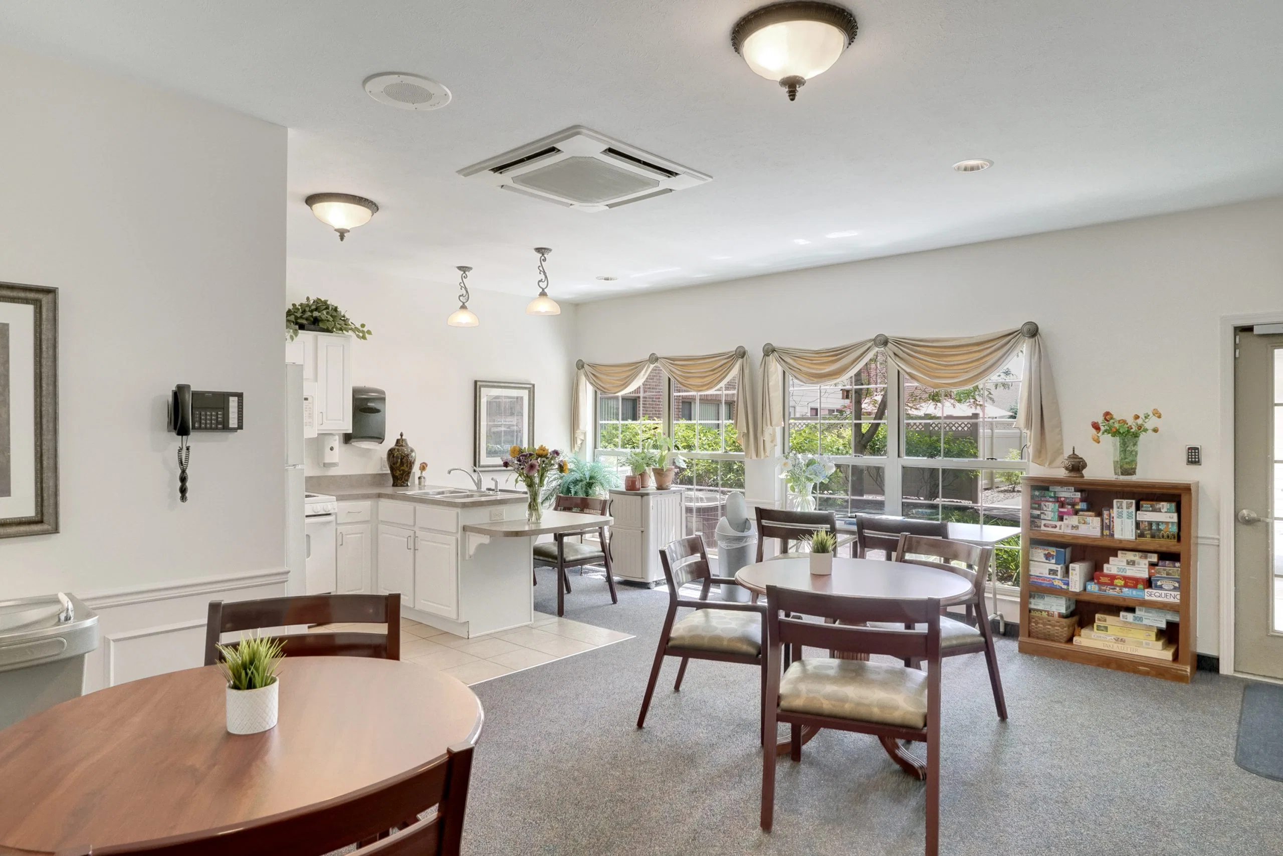 WINDWARD POINTE SENIOR LIVING