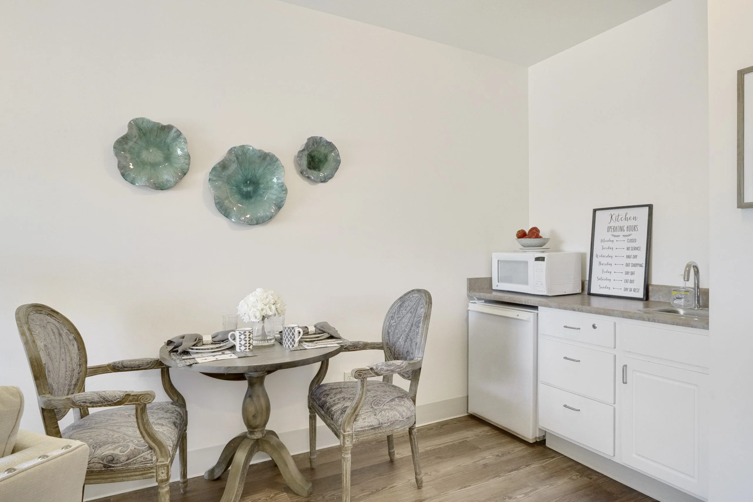 WINDWARD POINTE SENIOR LIVING