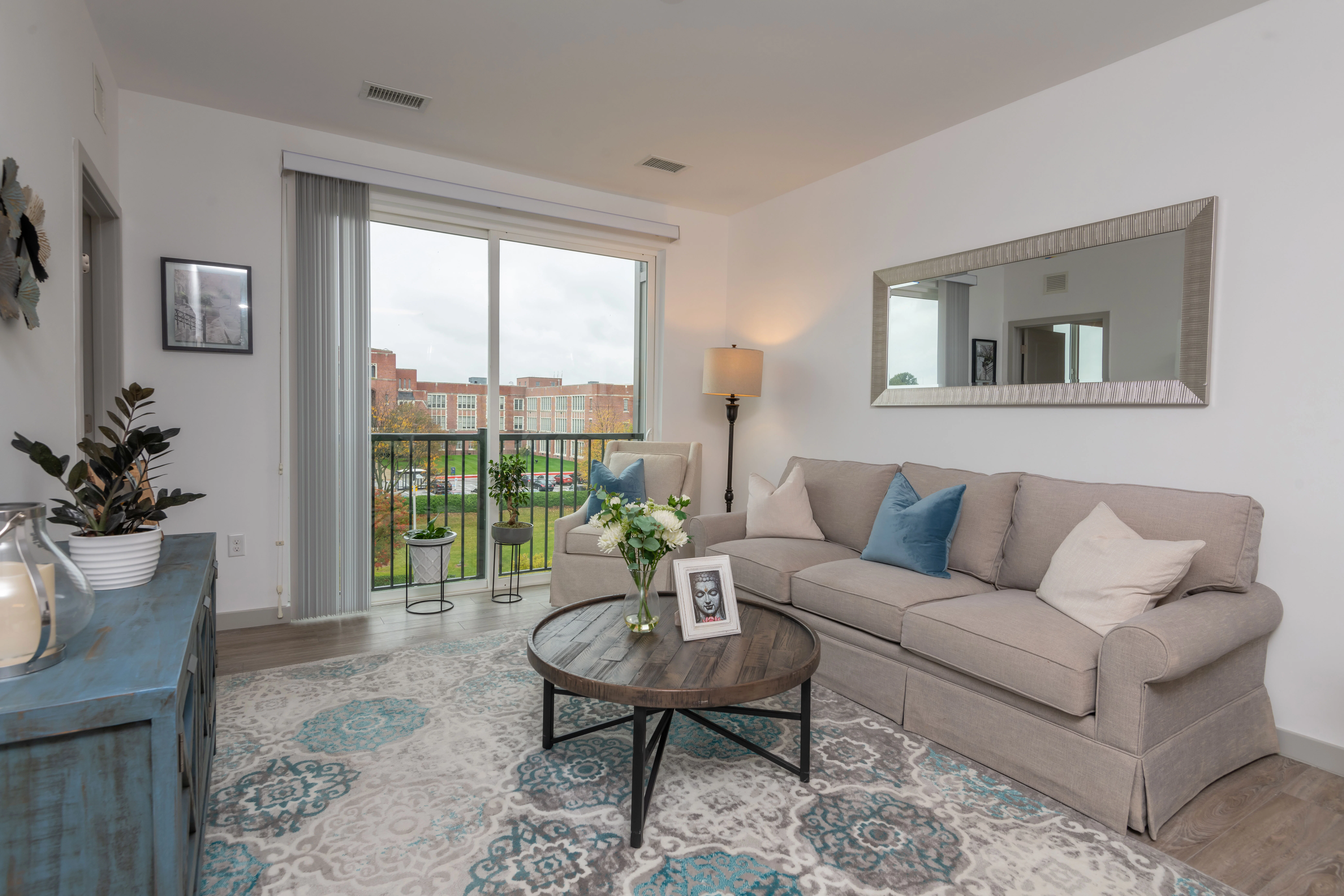 ZEN. APARTMENTS