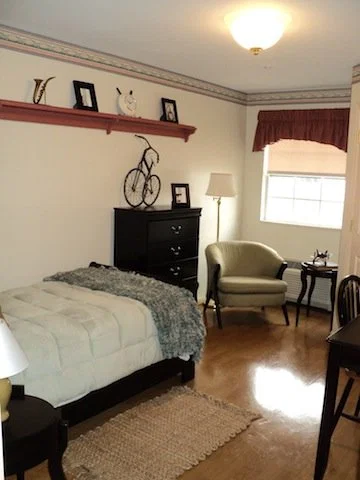 1019 BELLE’S PLACE OF KENWOOD