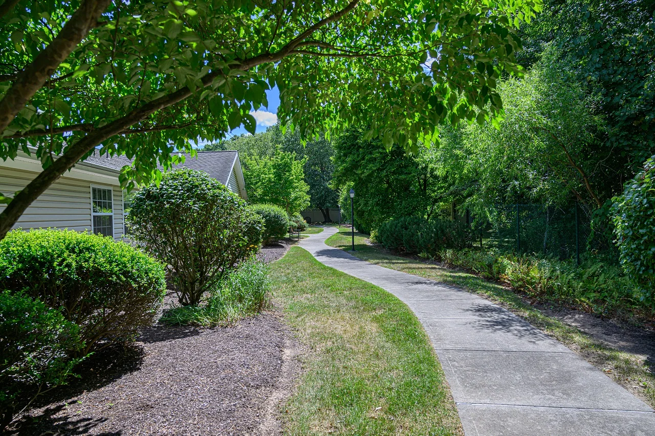 ARDEN COURTS OF AVON