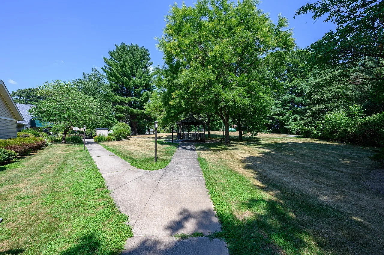 ARDEN COURTS OF FARMINGTON