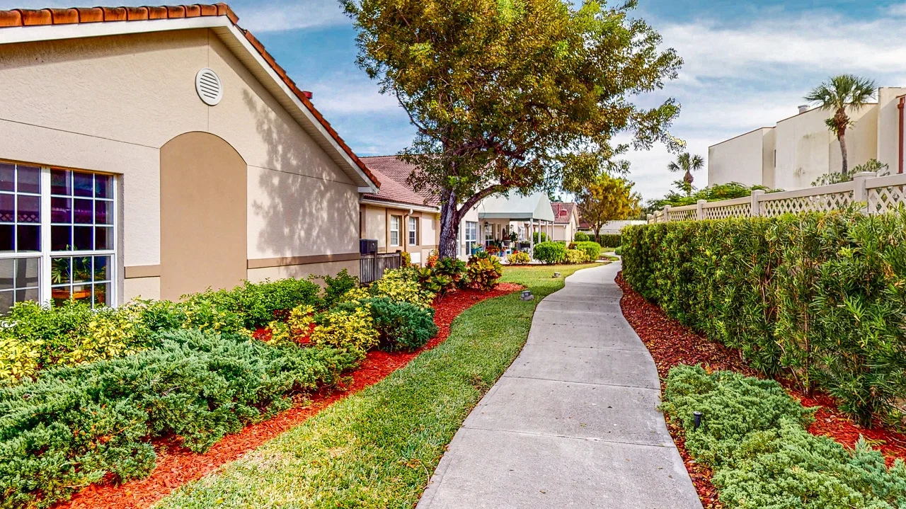 ARDEN COURTS OF LELY PALMS