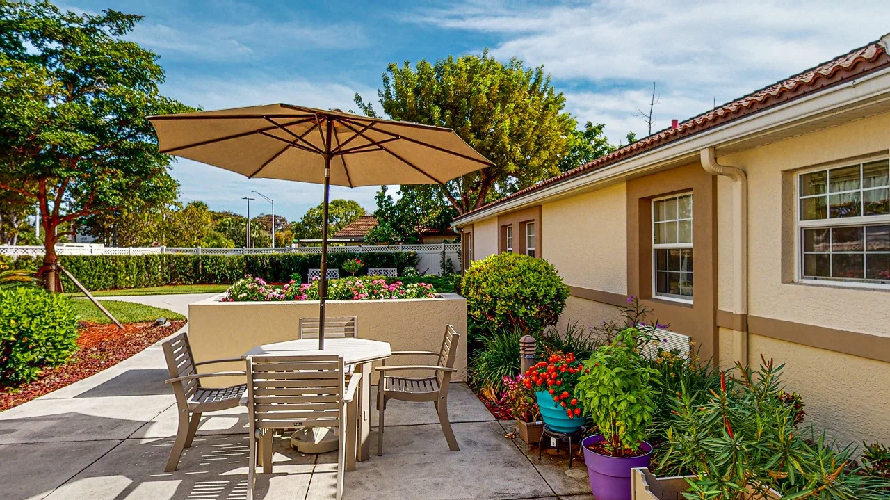 ARDEN COURTS OF LELY PALMS
