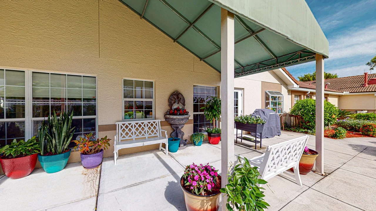 ARDEN COURTS OF LELY PALMS