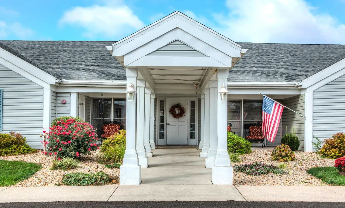 CARRIAGE COURT OF GROVE CITY