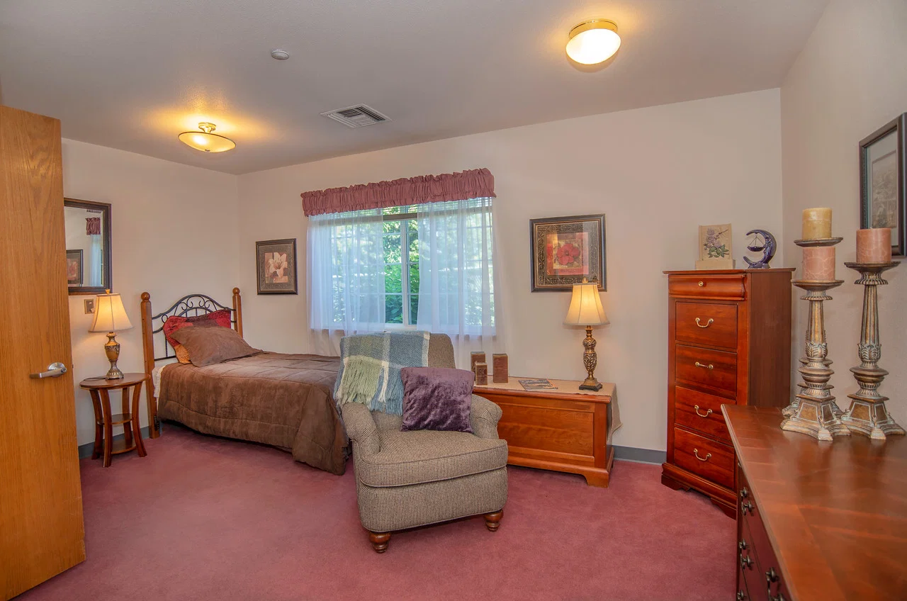 COLONIAL COURT ASSISTED LIVING