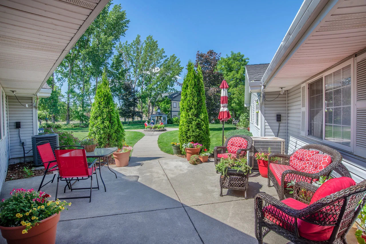 COLONIAL COURT ASSISTED LIVING