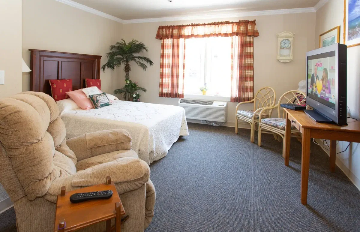 COLONIAL GARDENS MEMORY CARE
