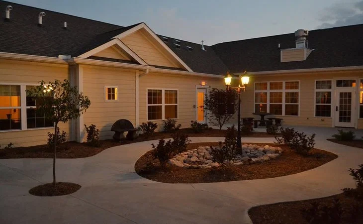 COUNTRY COMFORT -ELMWOOD