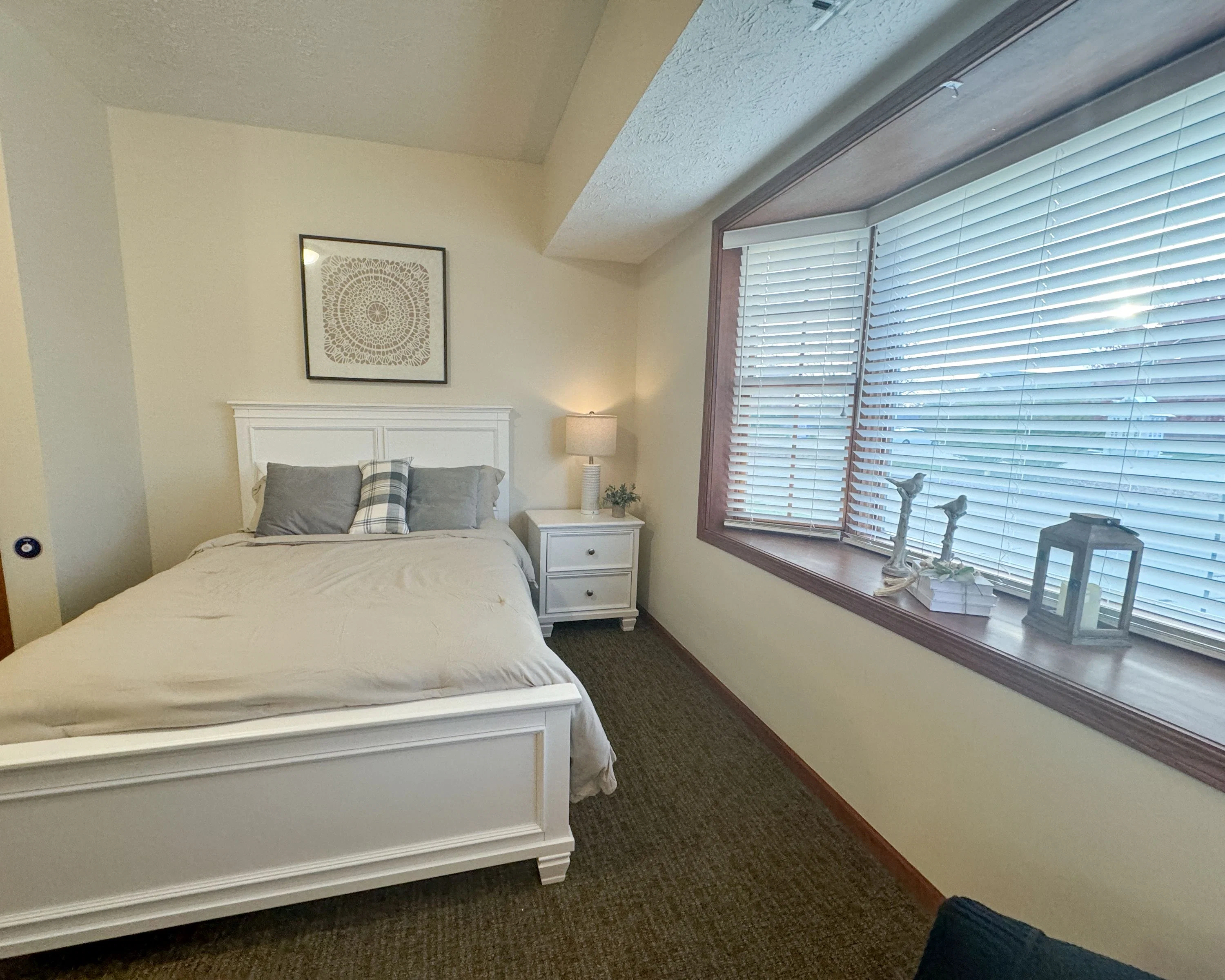 COUNTRYHOUSE – GRAND ISLAND
