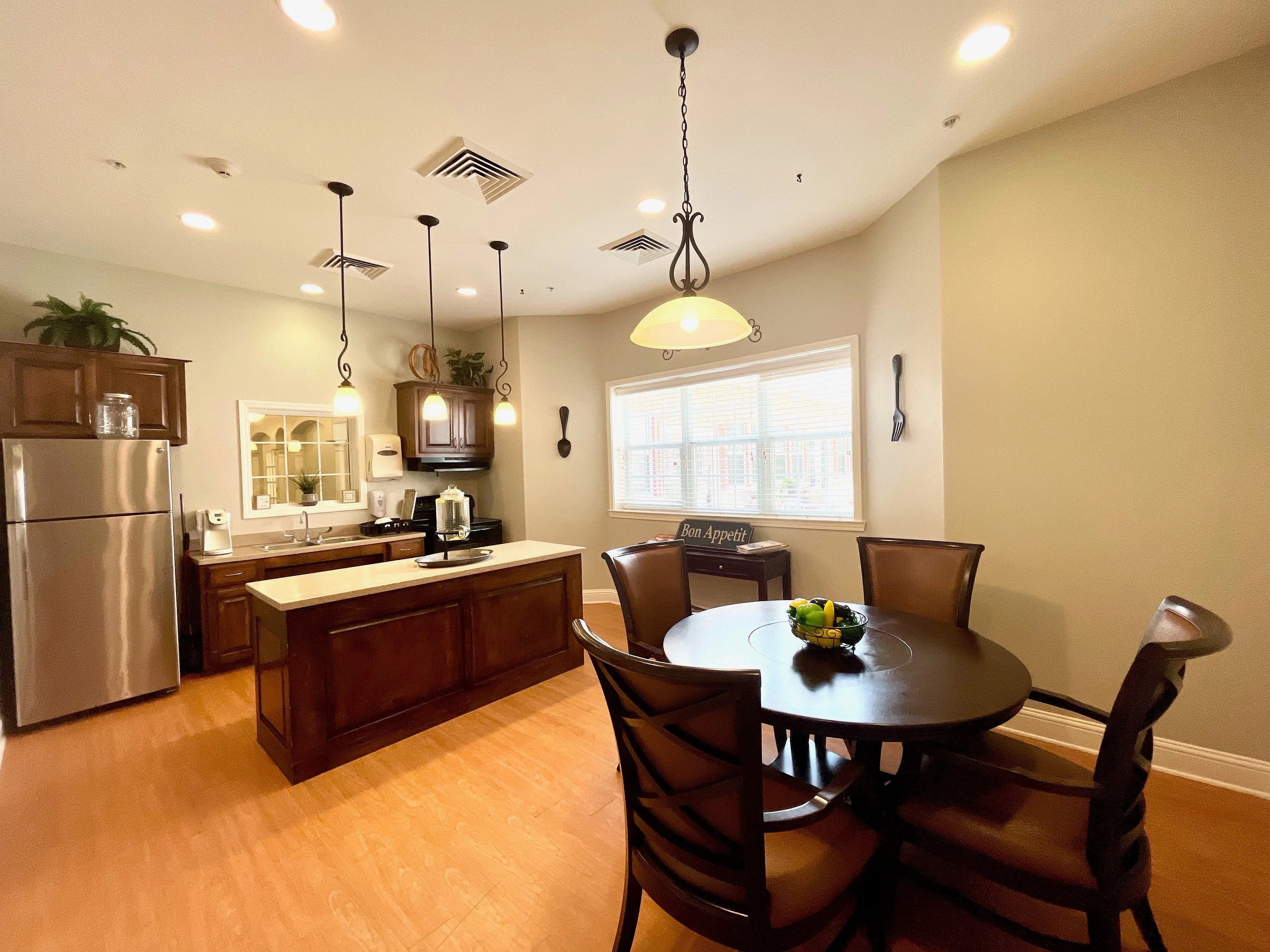 CREEKSIDE ALZHEIMER’S SPECIAL CARE CENTER