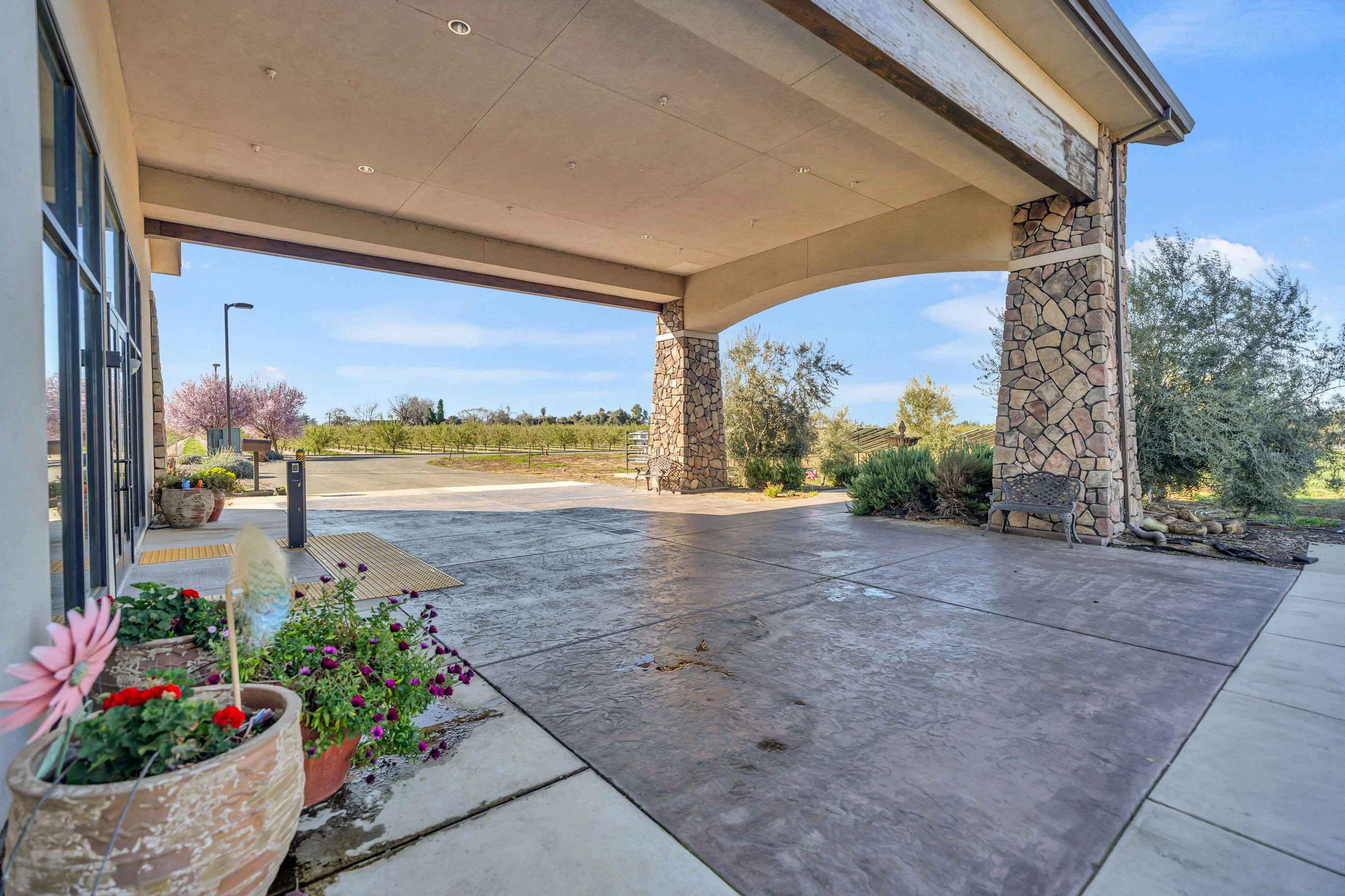 EMERALD OAKS SENIOR COMMUNITY