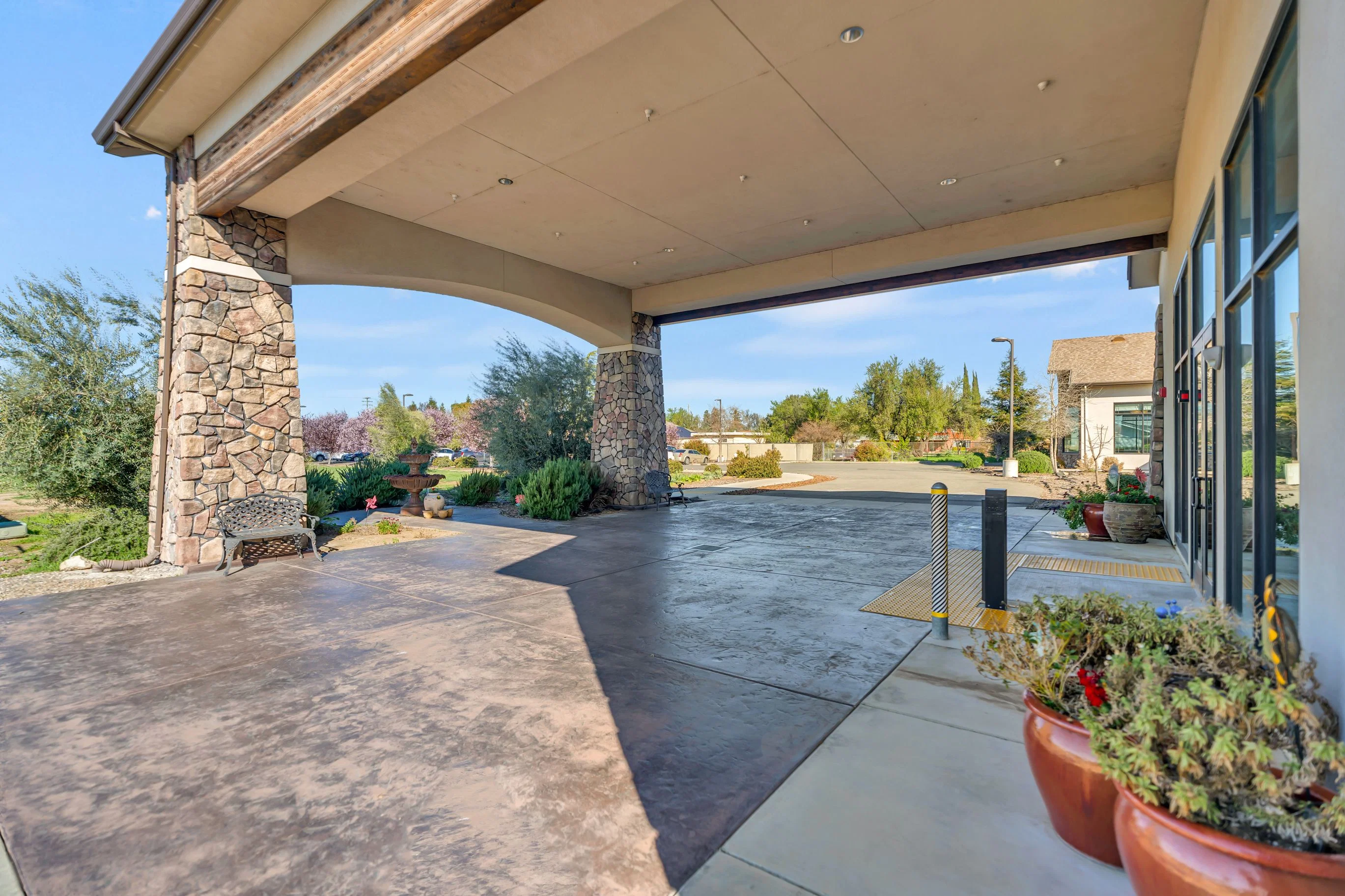 EMERALD OAKS SENIOR COMMUNITY
