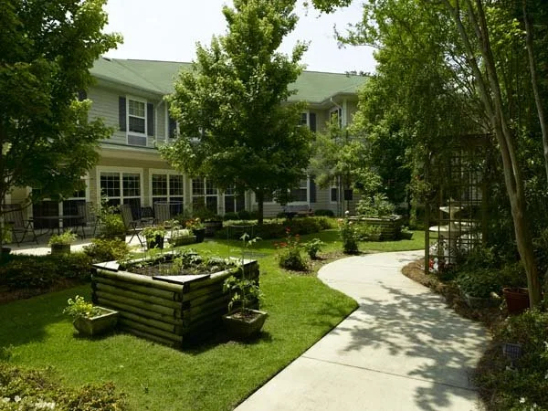 FOREST LAKE MANOR