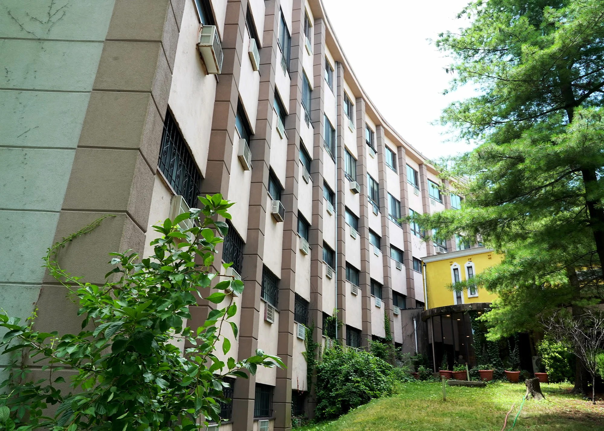 Harborview Senior Living And Care