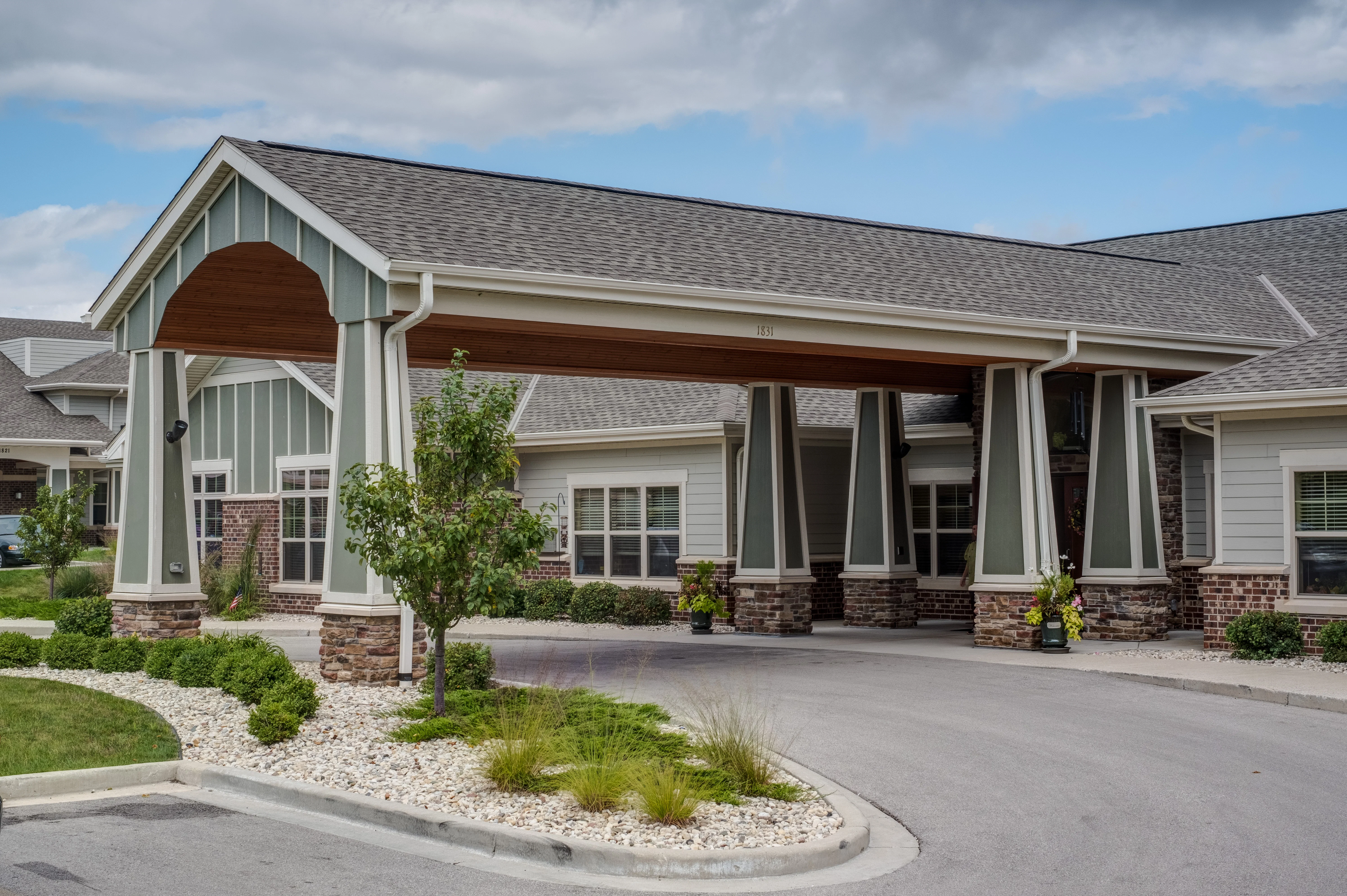 HERITAGE COURT WAUKESHA