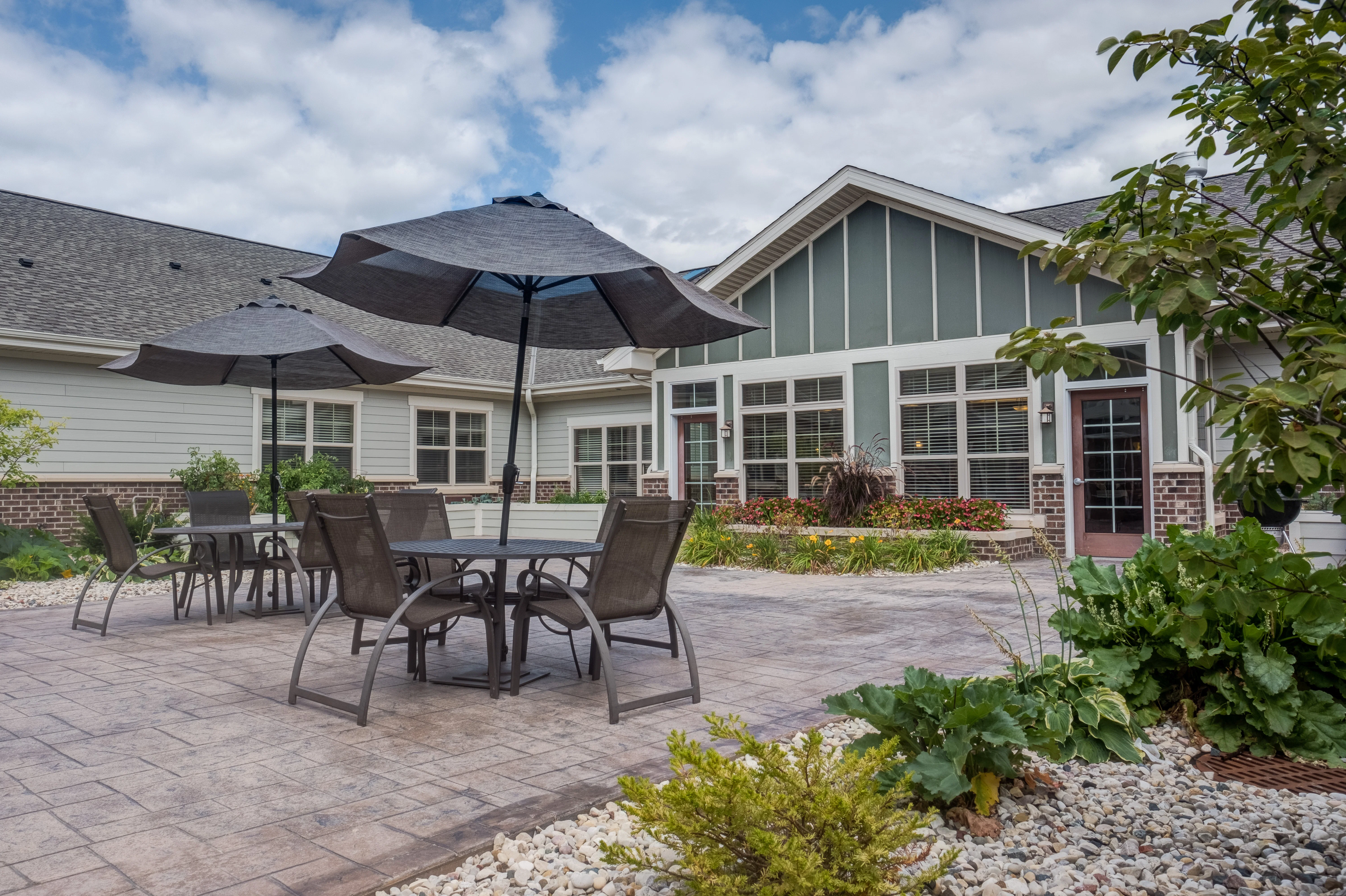 HERITAGE COURT WAUKESHA
