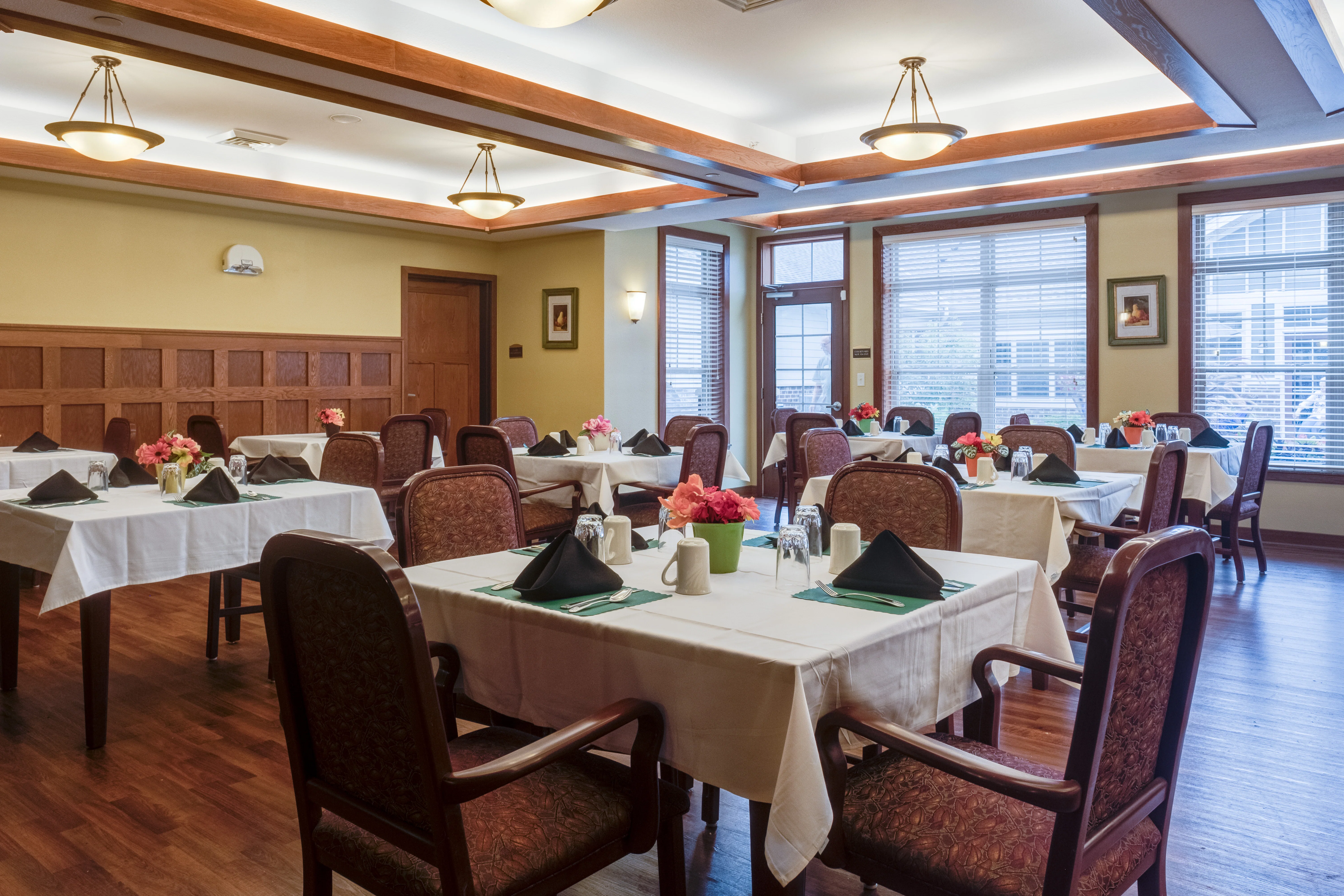 HERITAGE COURT WAUKESHA