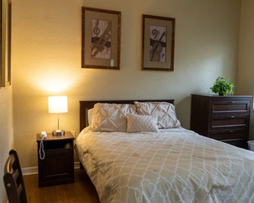 HUNT TRACE SENIOR LIVING