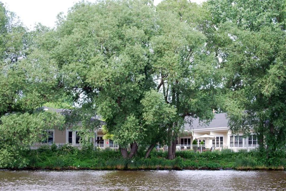 LAKESHORE MANOR
