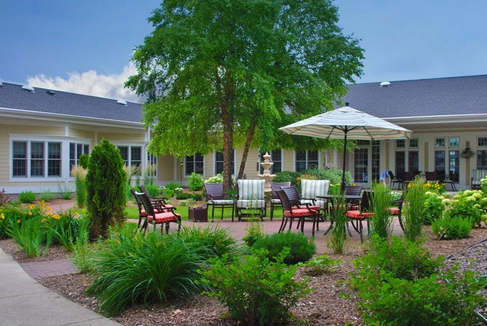 LAKESHORE MANOR
