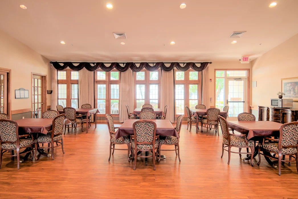 LAKESHORE MANOR