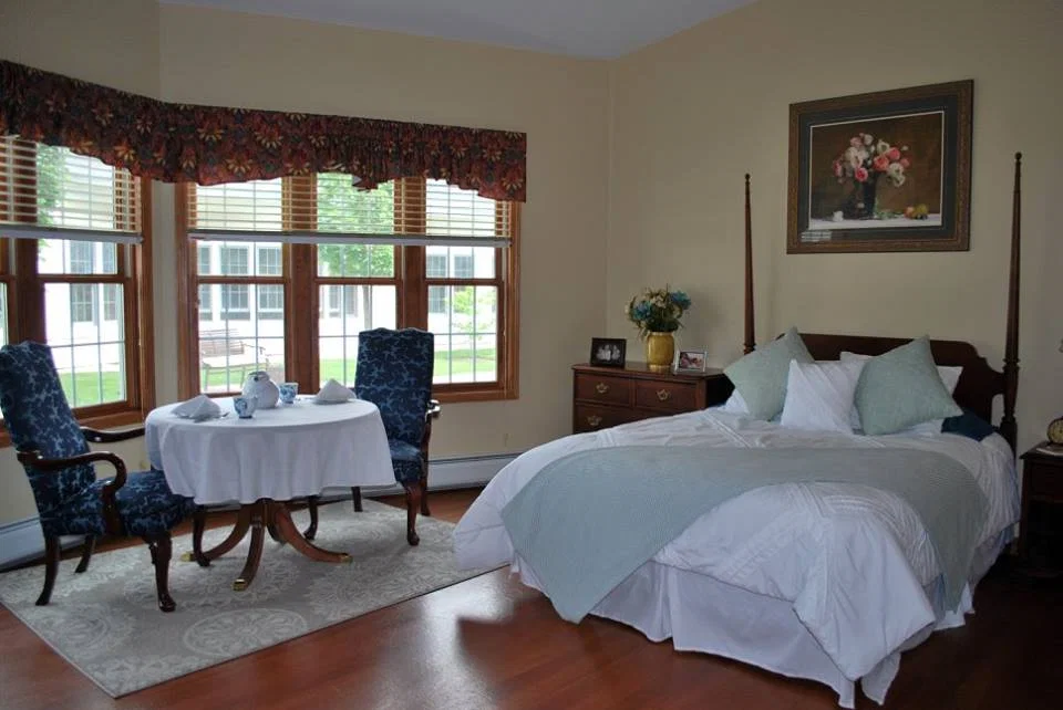 LAKESHORE MANOR